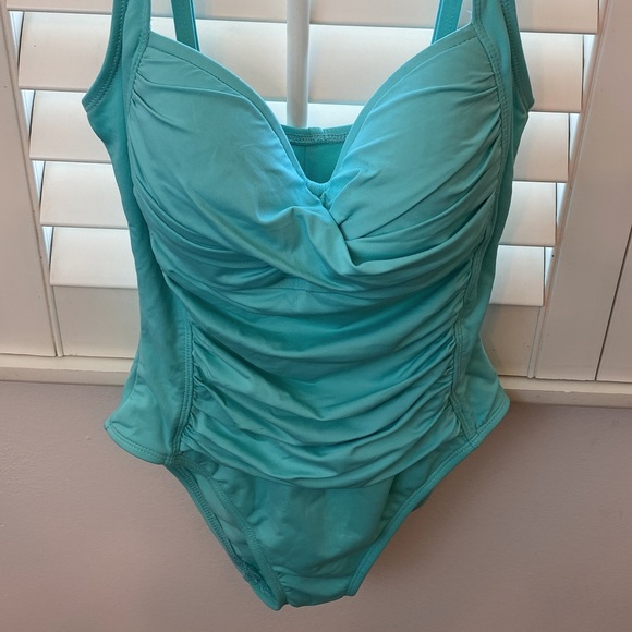 La Blanca Mint Green One piece Bathing Suit - Picture 3 of 6